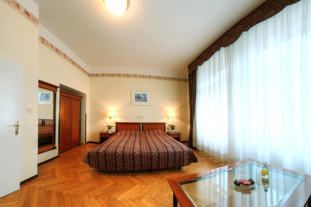 Hotel Carlton Opera à Vienne Extérieur photo