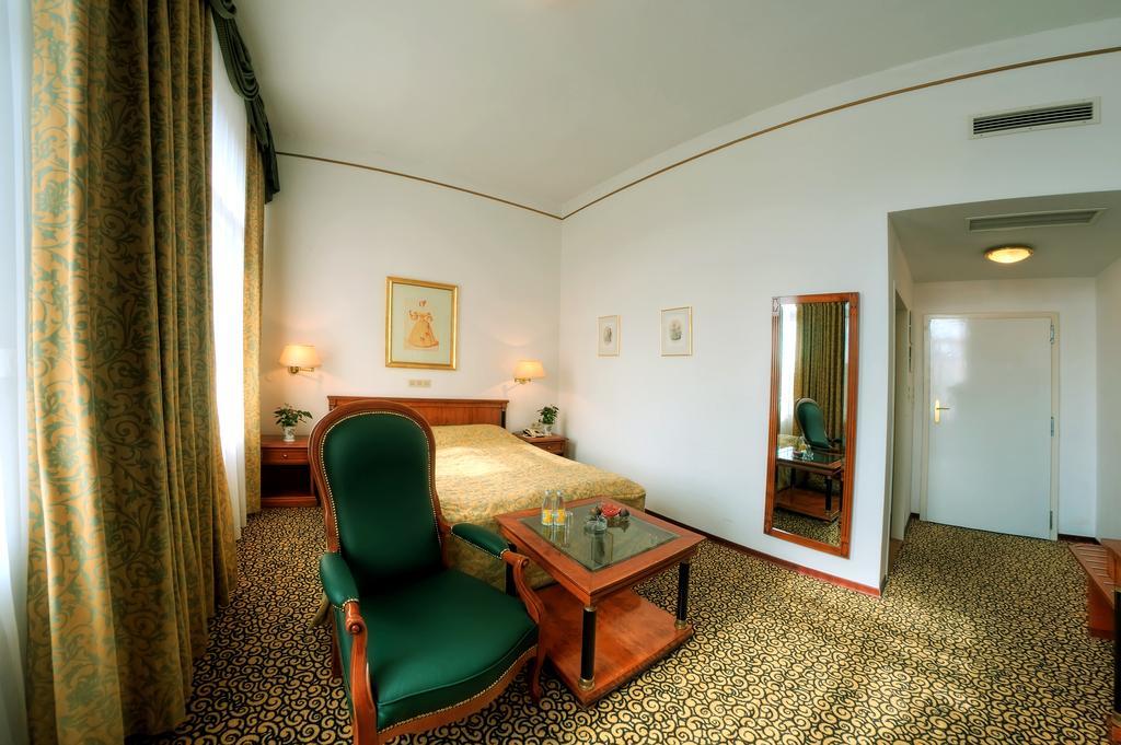 Hotel Carlton Opera à Vienne Extérieur photo