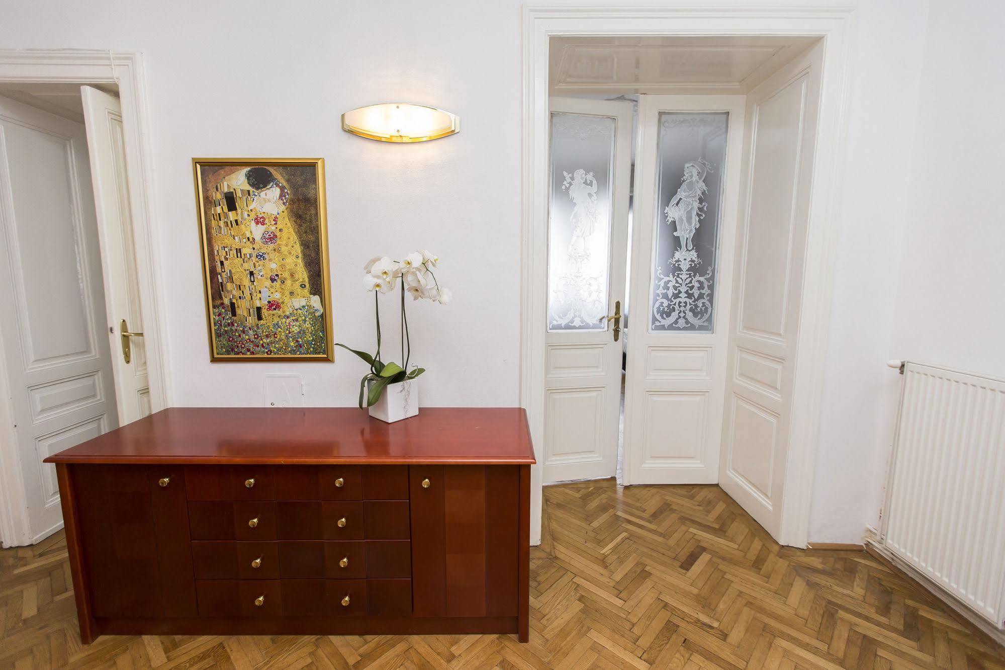 Hotel Carlton Opera à Vienne Extérieur photo